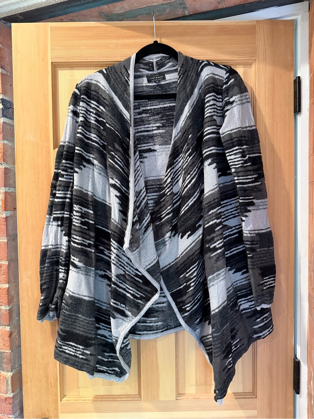 Lucky Brand Black & Gray Abstract Open-Front Cardigan